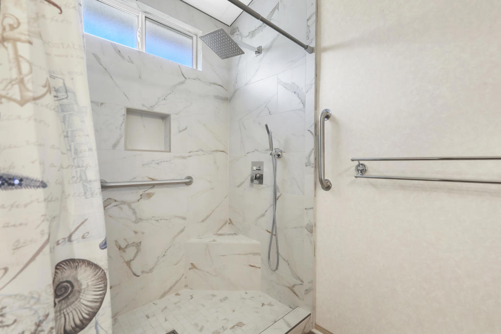 74647 Azurite Circle E Property Photo 20