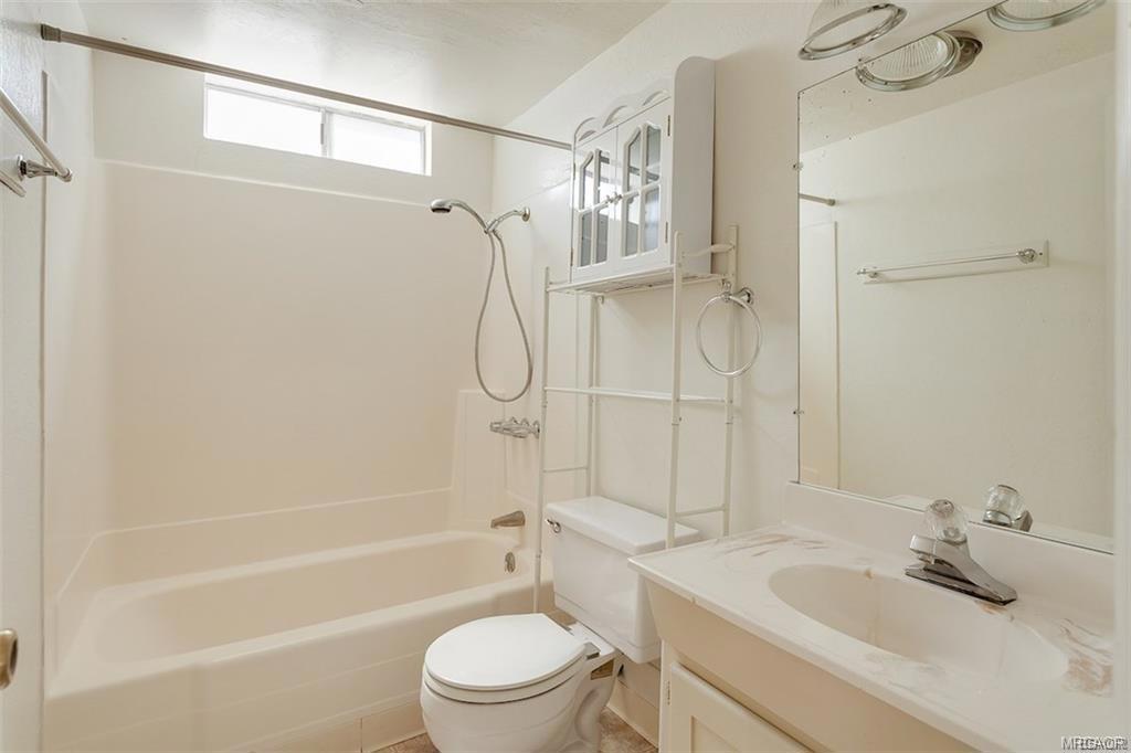 1017 Greenway Drive Property Photo 16