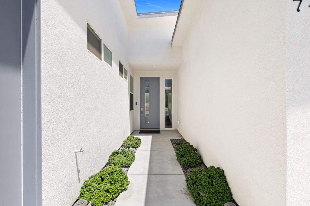 74370 Goleta Avenue Property Photo 4