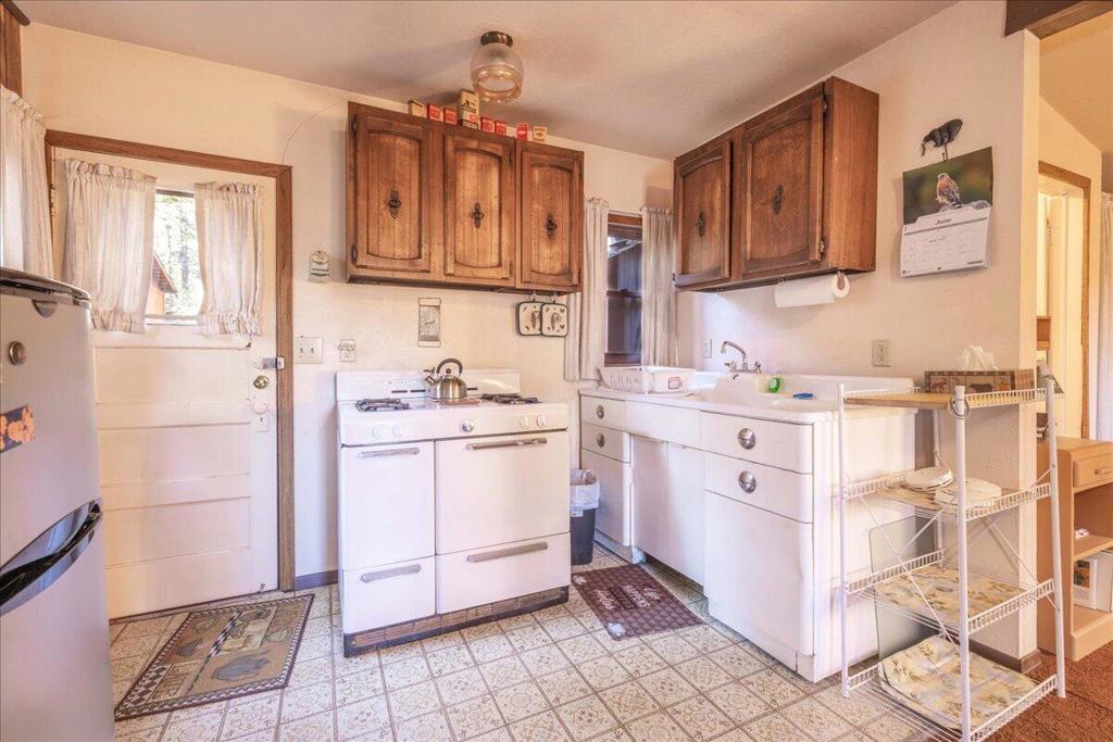 520 W Aeroplane Boulevard Property Photo 10