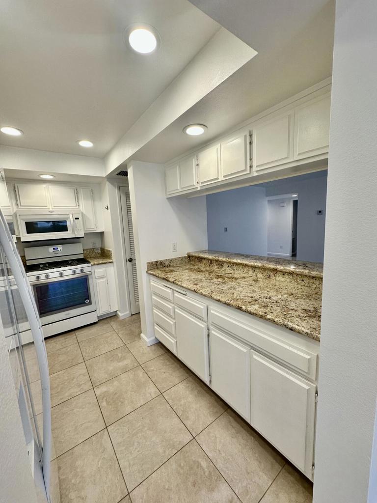1150 E Palm Canyon Drive 60 Property Photo 3