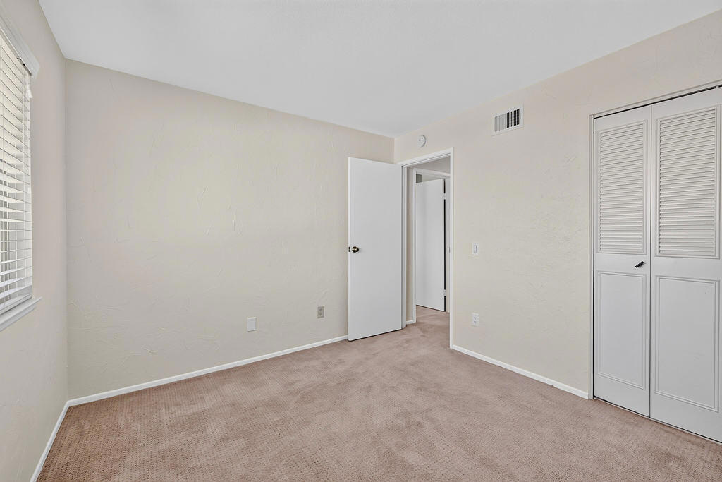72603 Edgehill Drive 2 Property Photo 14