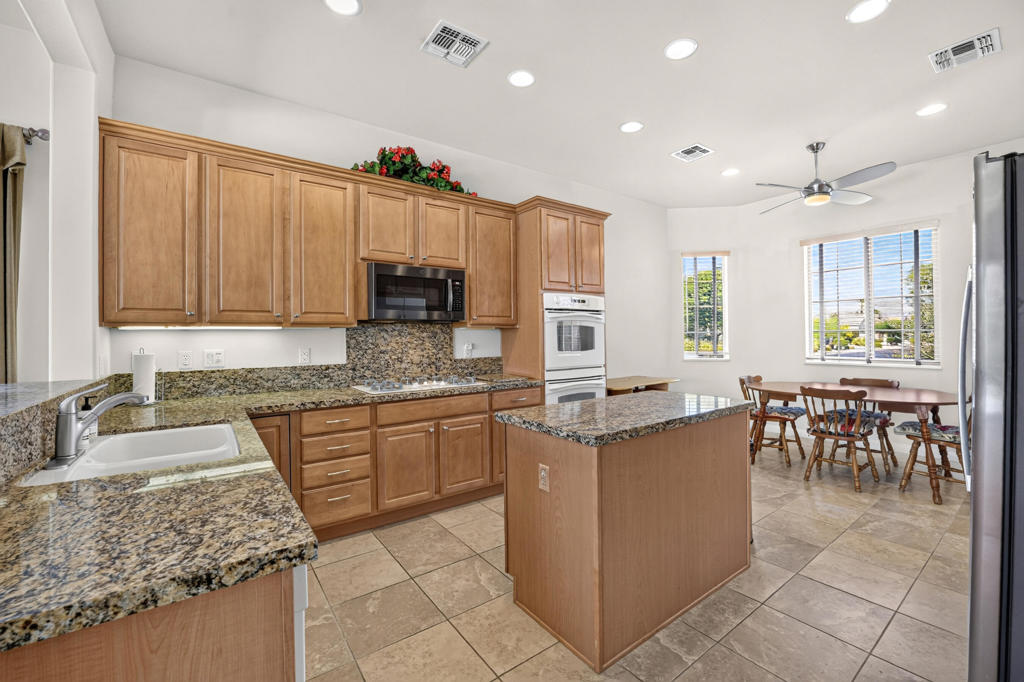 40407 Corte Santa Susana Property Photo 9