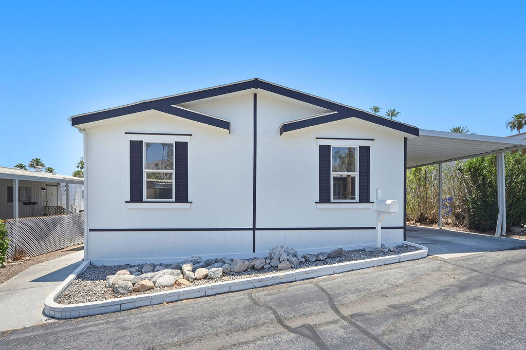 6 Bar D Drive Property Photo 1