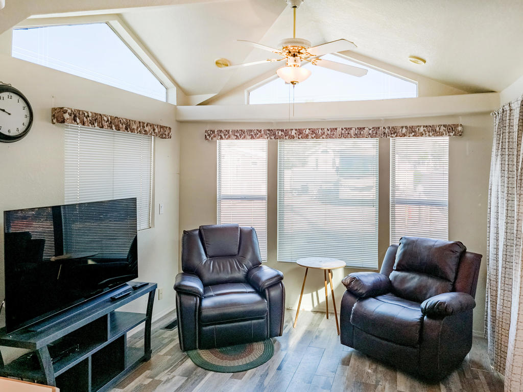 70200 Dillon Road 213 Property Photo 8
