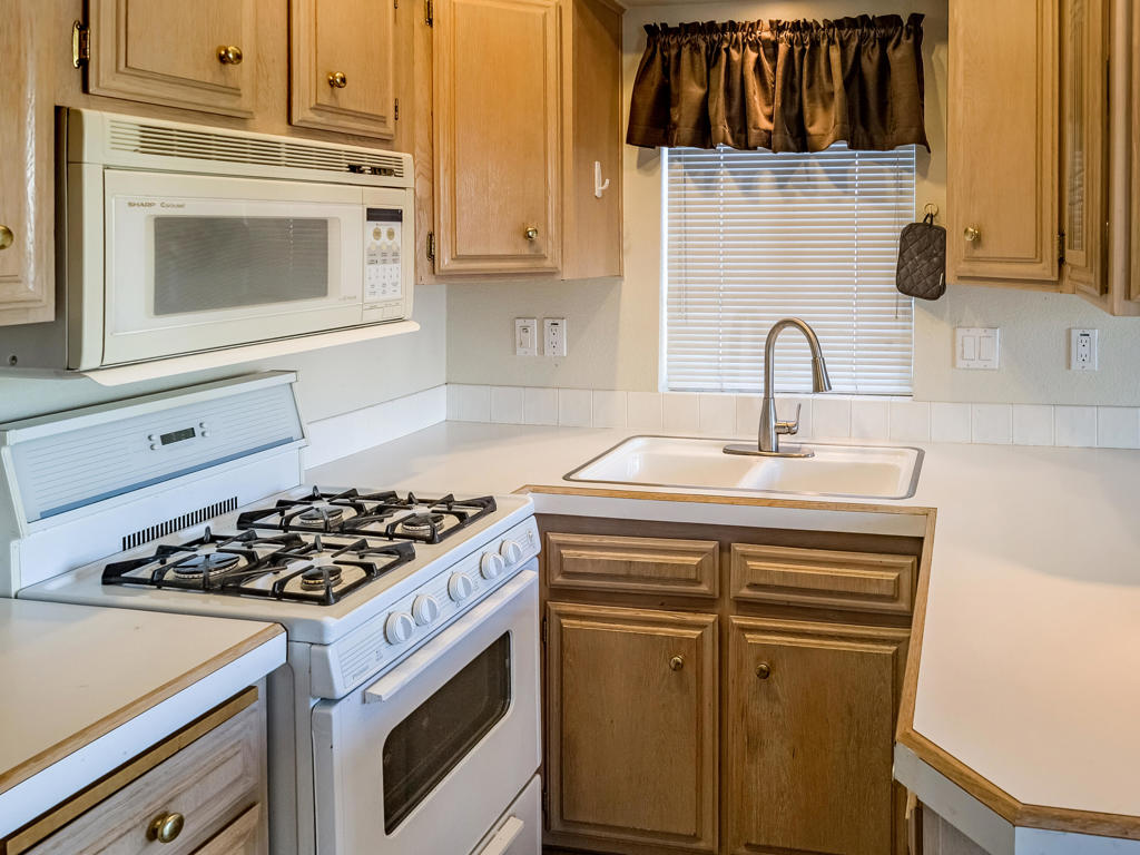 70200 Dillon Road 213 Property Photo 10