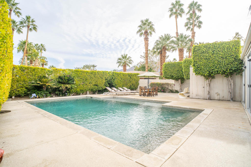 75810 Altamira Drive Property Photo 3