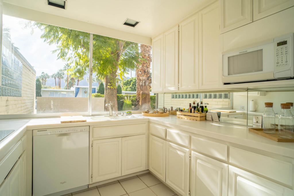 75810 Altamira Drive Property Photo 8
