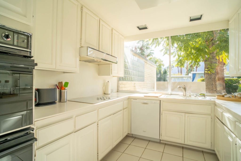 75810 Altamira Drive Property Photo 9