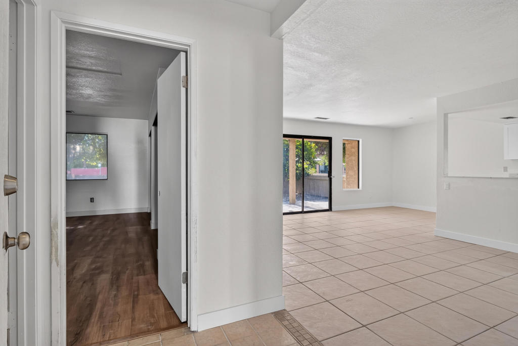 32450 Desert Vista Road Property Photo 4