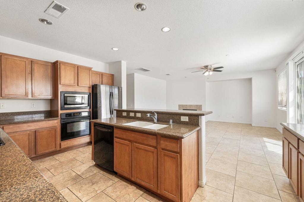 40376 Padova Drive Property Photo 11