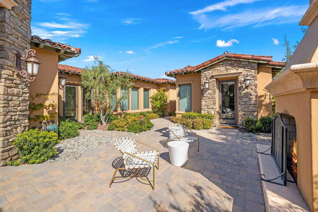 75741 Via Stia Property Photo 6