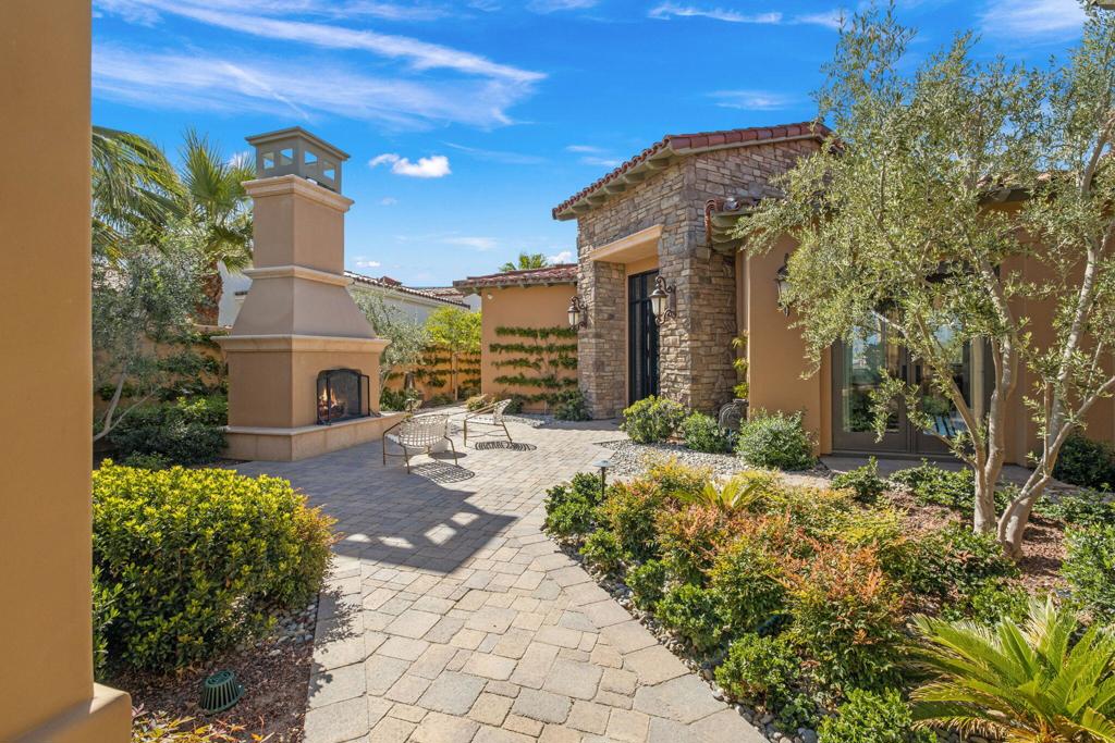 75741 Via Stia Property Photo 7