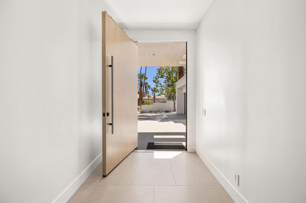 75650 Altamira Drive Property Photo 4