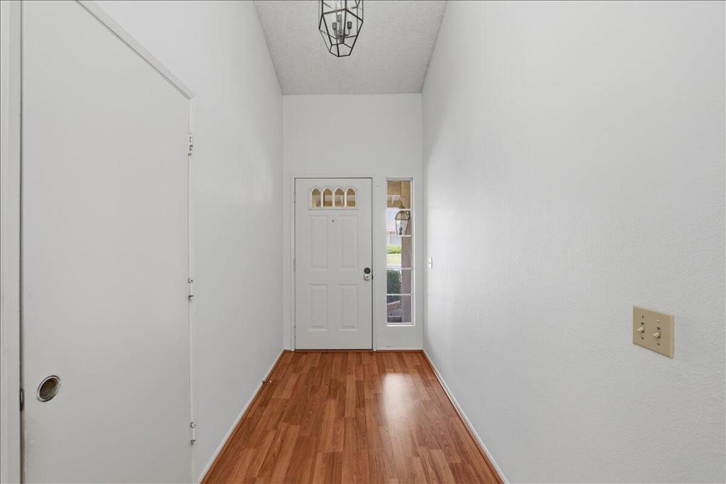 5345 W Plain Field Drive Property Photo 8