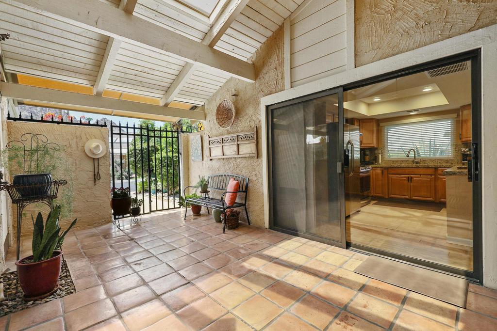 46510 Arapahoe Drive Property Photo 4