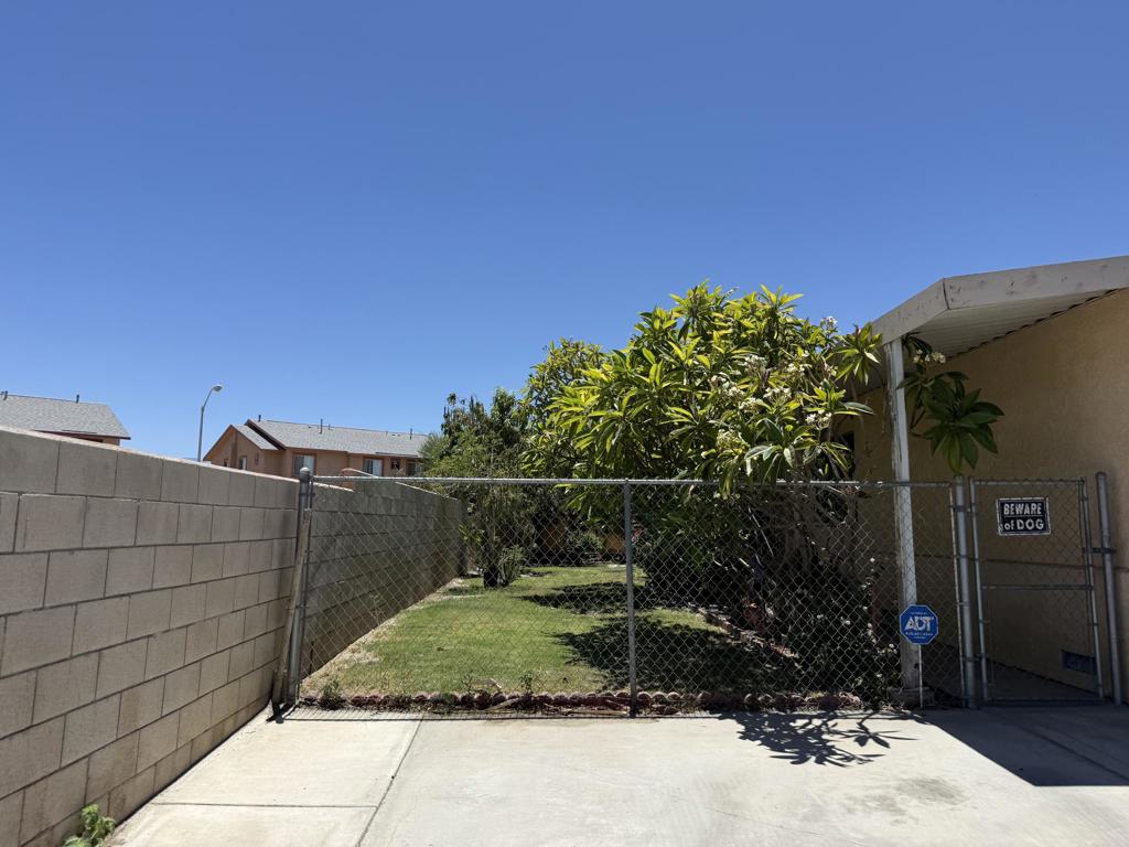 86037 Palmeras Circle Property Photo 3