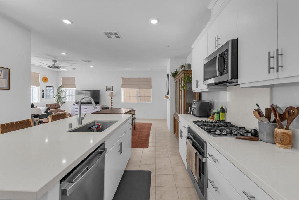76303 Cambridge Drive Property Photo 12