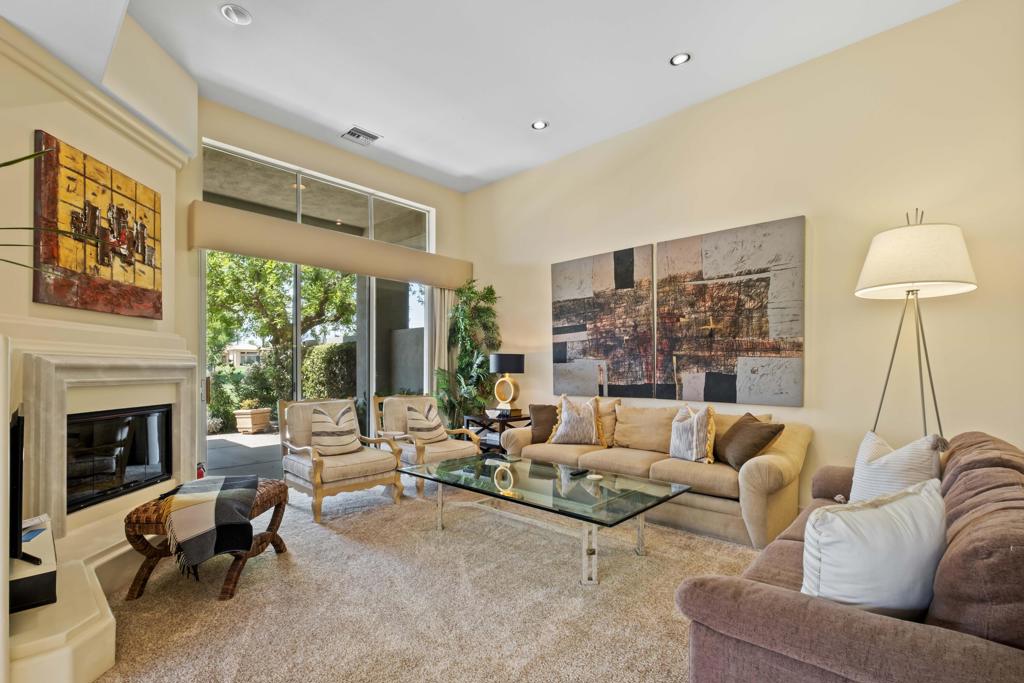 461 Desert Holly Drive Property Photo 3