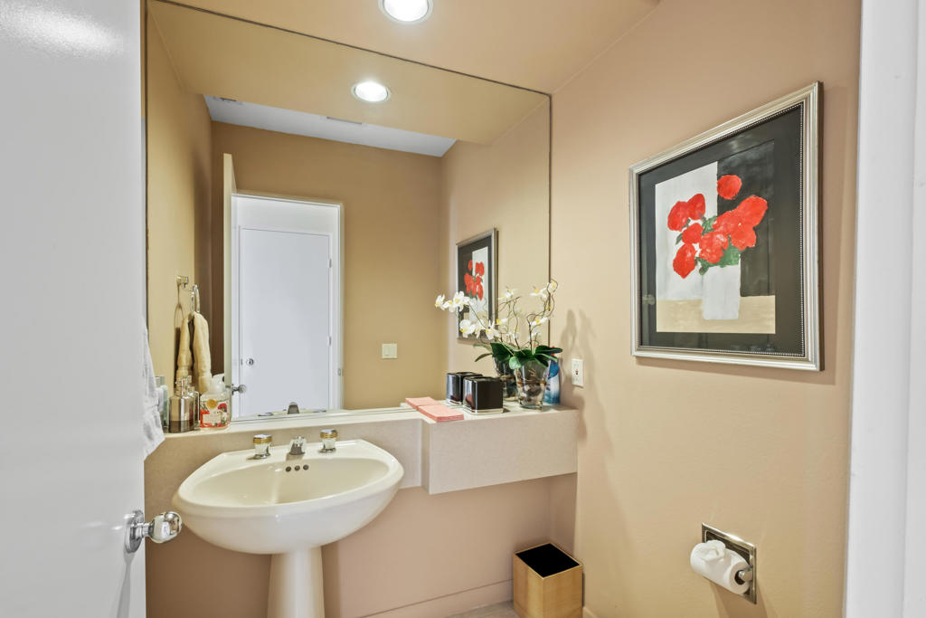 461 Desert Holly Drive Property Photo 20