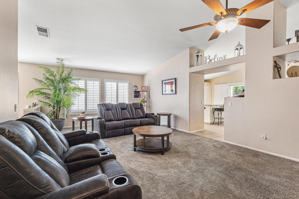 82420 Gregory Court Property Photo 5