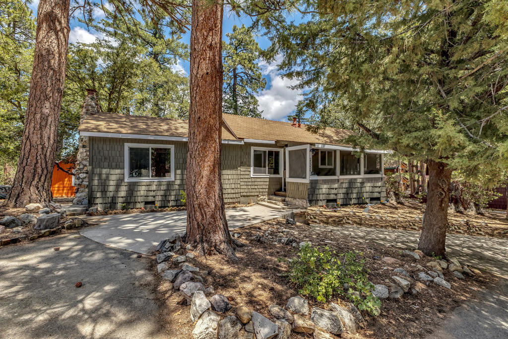 25325 Marion Ridge Drive Property Photo 1