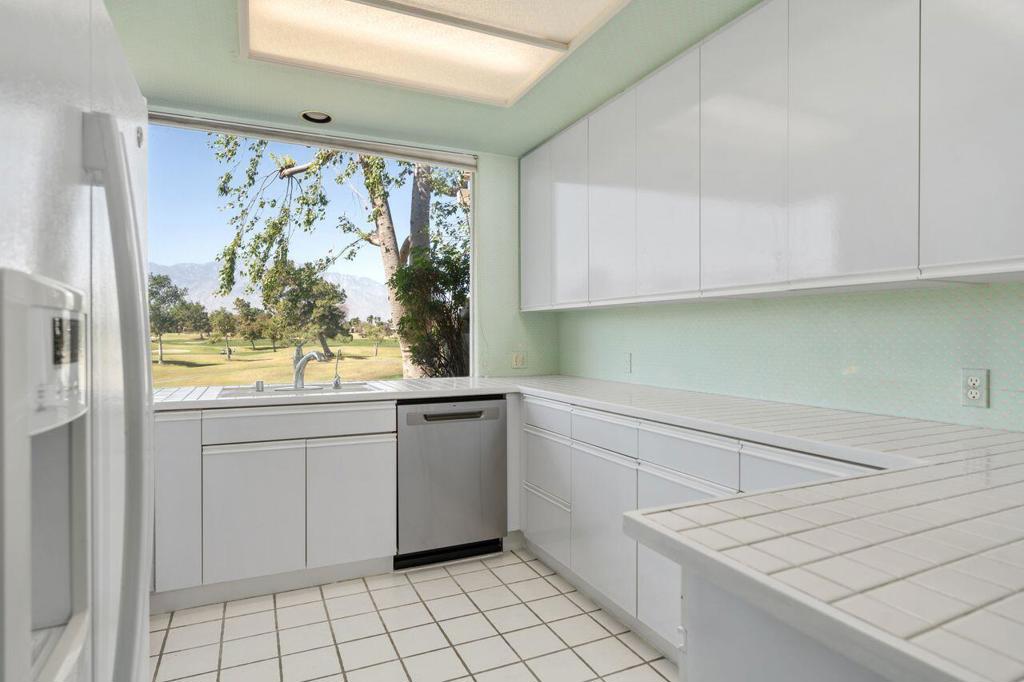 36 Colonial Drive Property Photo 9