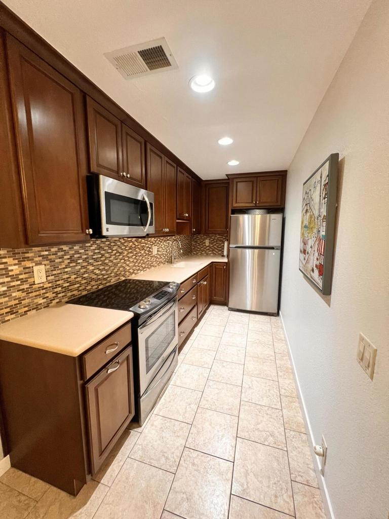 2821 N Los Felices Circle W 204 Property Photo 4