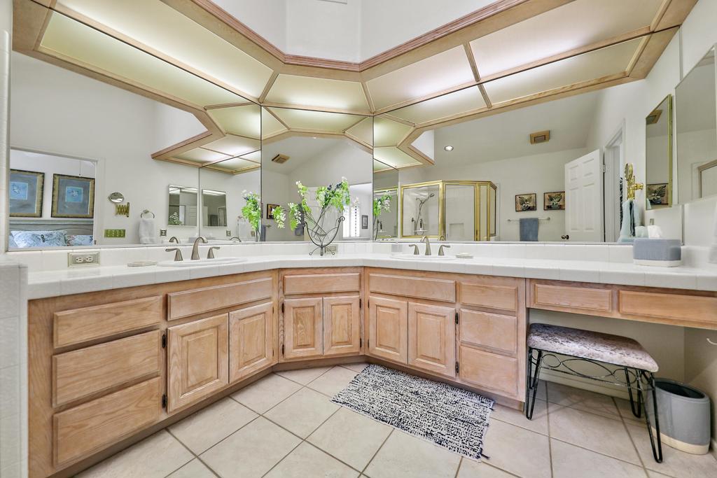 39 Blue River Drive Property Photo 4