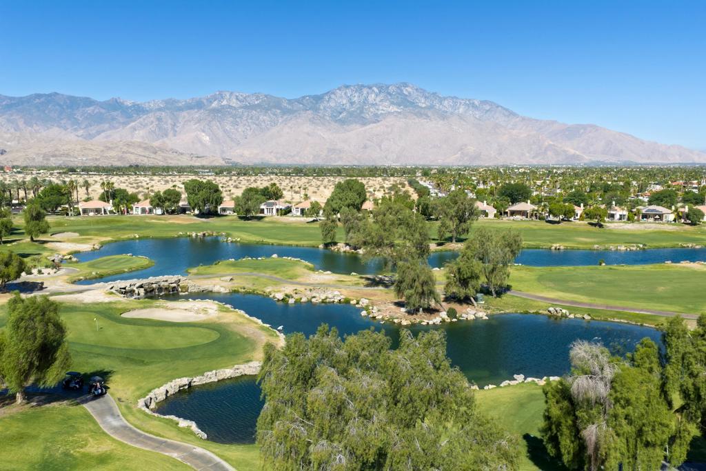 33 Via Las Flores Property Photo 6