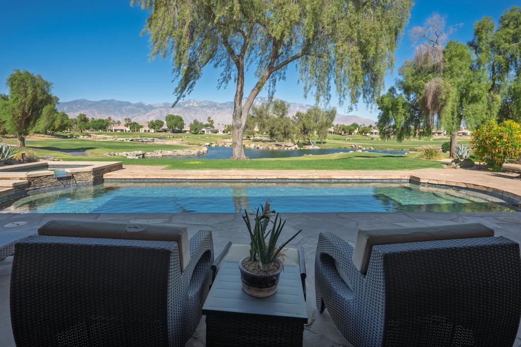 33 Via Las Flores Property Photo 14