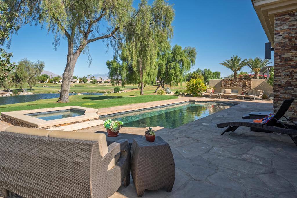 33 Via Las Flores Property Photo 16