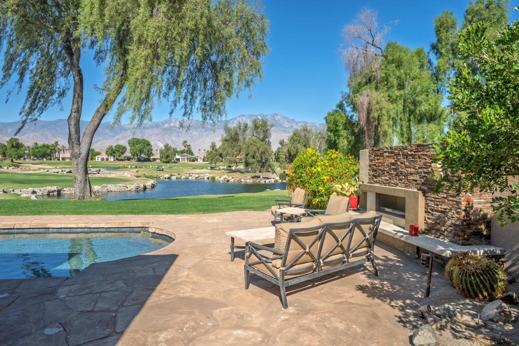 33 Via Las Flores Property Photo 23
