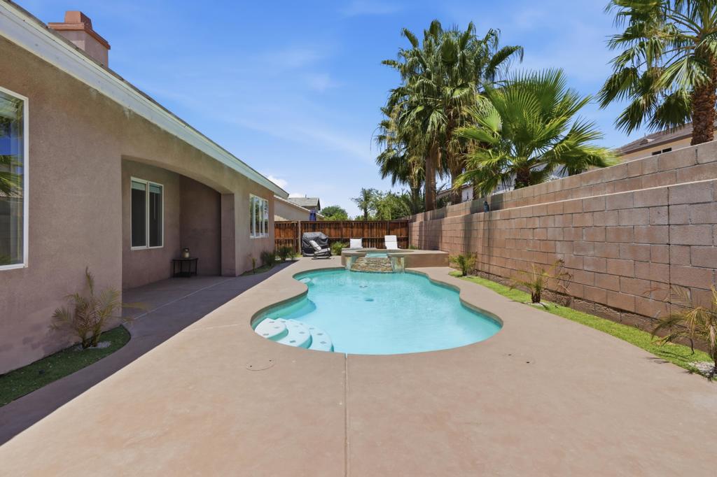 49511 Cinnabar Lane Property Photo 53