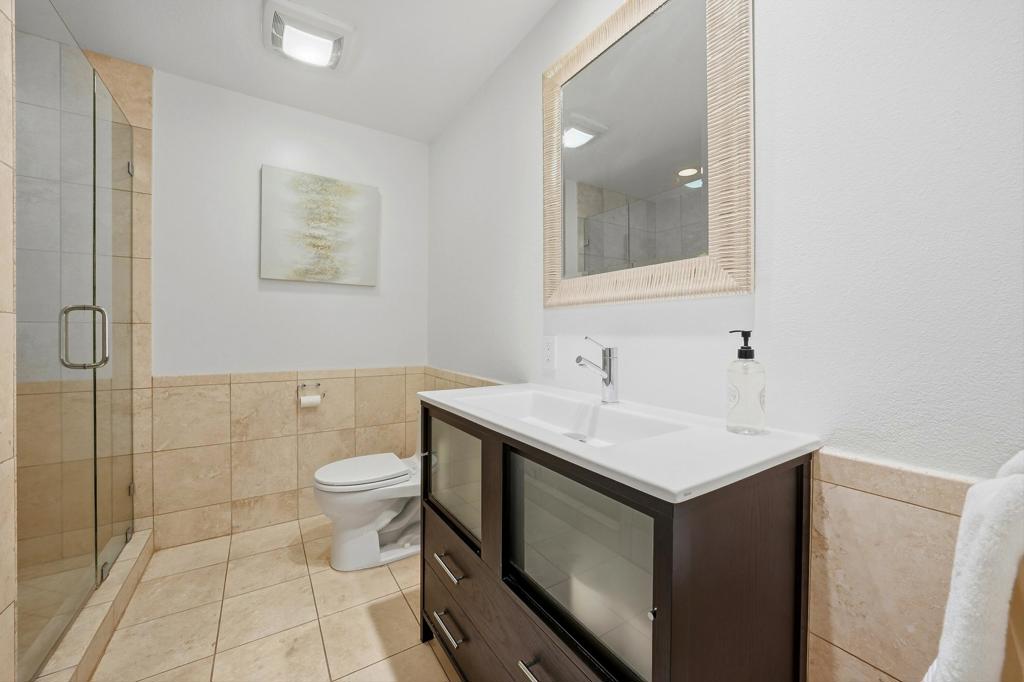 899 Island Drive 302 Property Photo 26