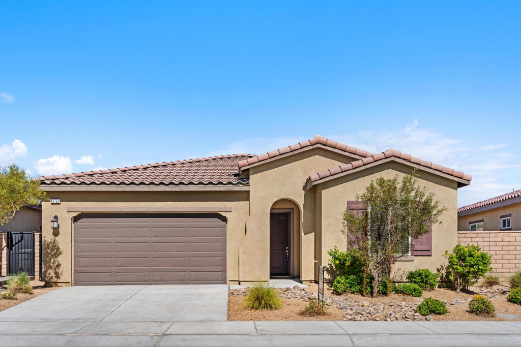 43720 Vacanza Court Property Photo 3