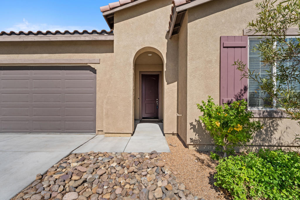 43720 Vacanza Court Property Photo 5