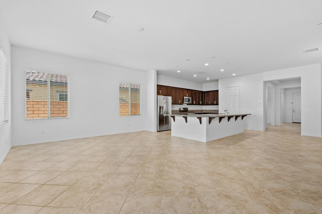 43720 Vacanza Court Property Photo 10