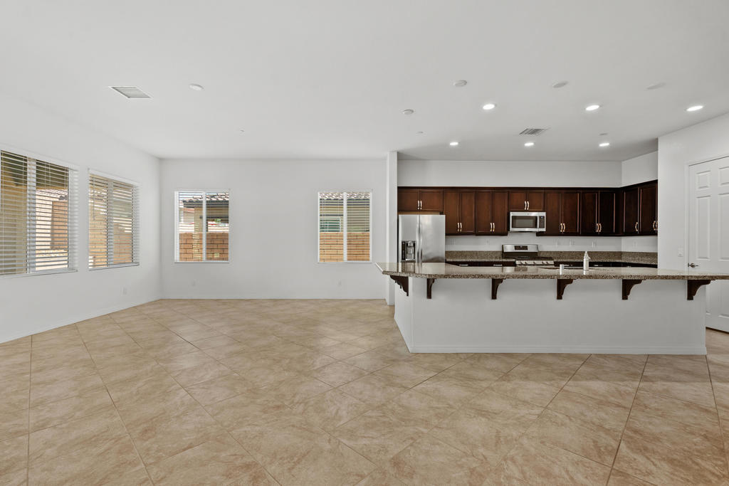 43720 Vacanza Court Property Photo 13