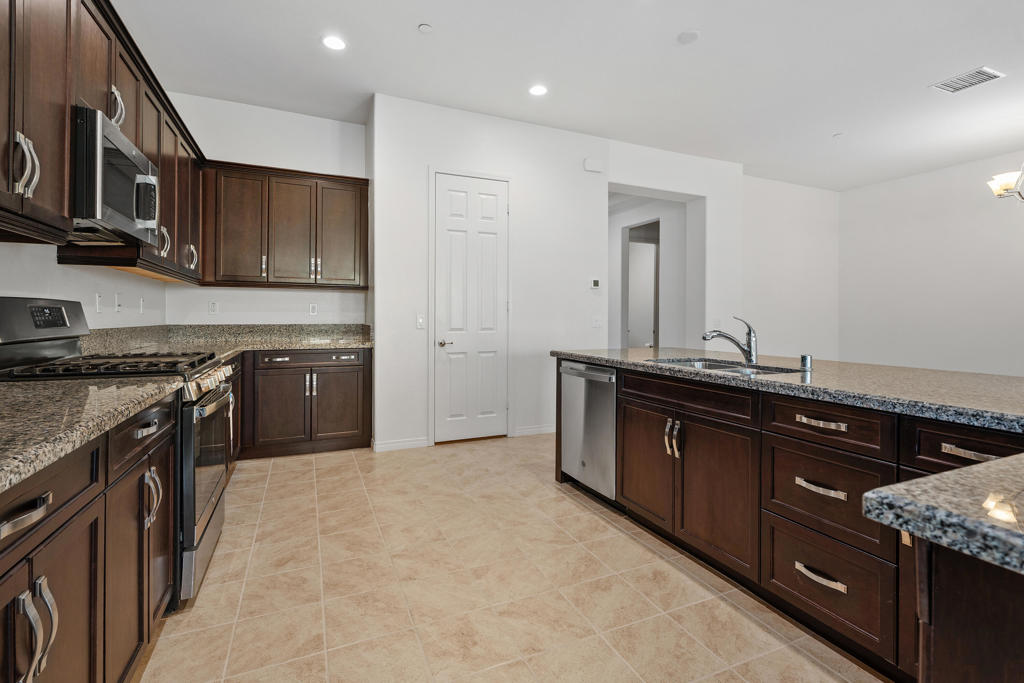43720 Vacanza Court Property Photo 14