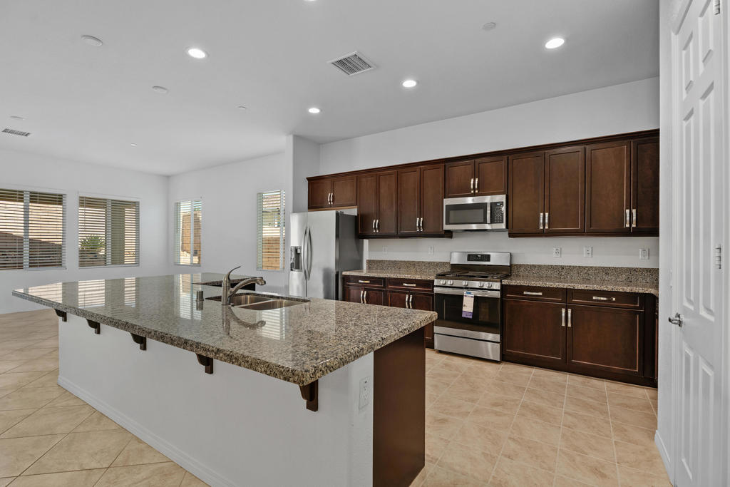 43720 Vacanza Court Property Photo 15
