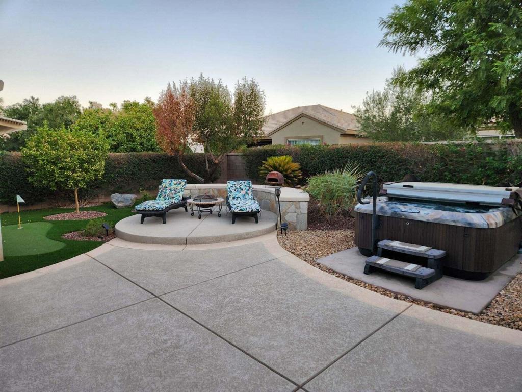 78119 Elenbrook Court Property Photo 2