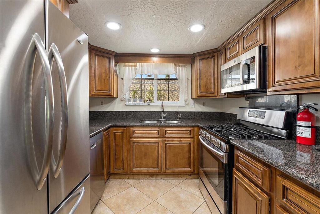 16465 Green Tree Boulevard 18 Property Photo 12