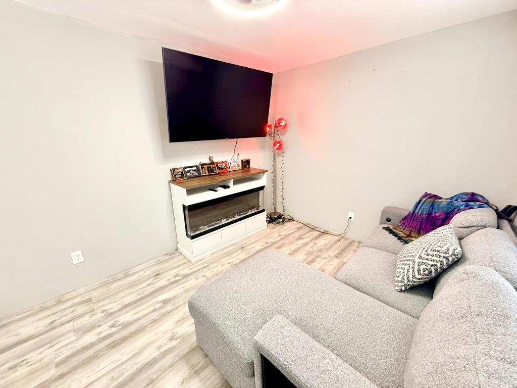72425 Cactus Drive Property Photo 8