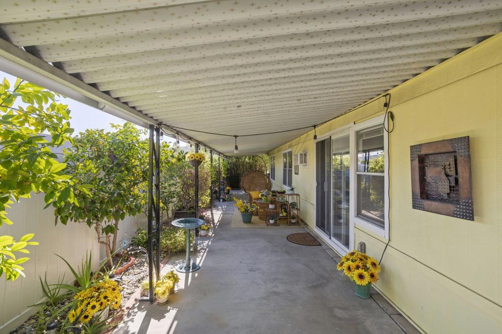 246 Laredo Drive Property Photo 4