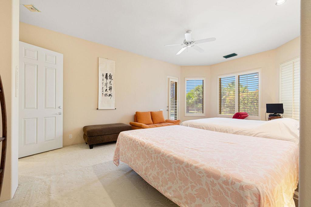 81 Appian Way Property Photo 39