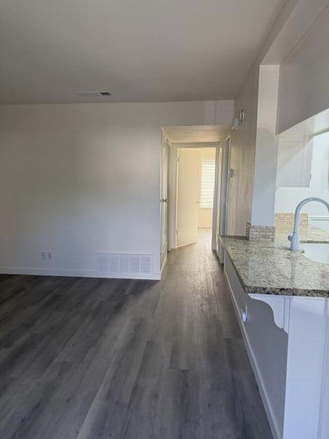 48260 Garbo Drive Property Photo 4