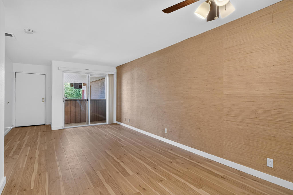 420 N Villa Court 208 Property Photo 6