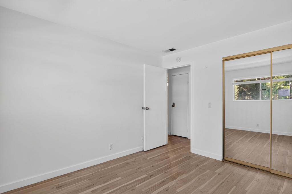 420 N Villa Court 208 Property Photo 11