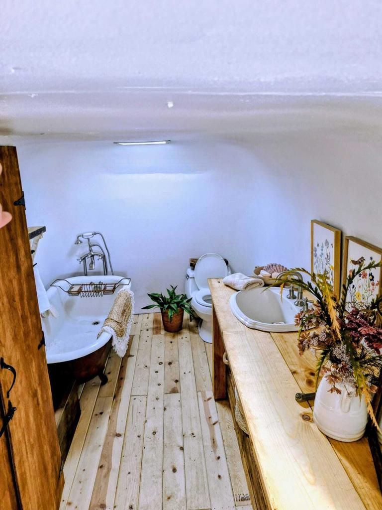 1 Dillon Road Property Photo 4